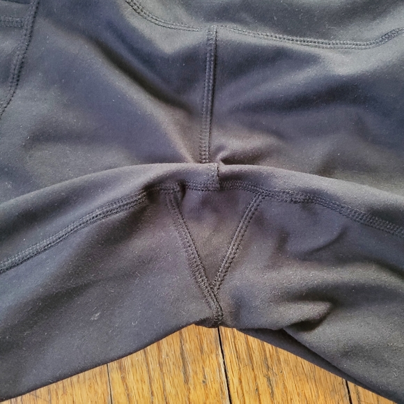 CLOSET CLOSING 7/31 Danskin pocket leggings size small - Picture 3 of 8
